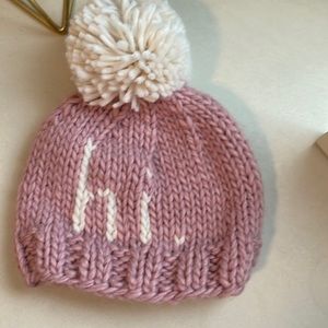 Spearmint love “hi” announcement hat
